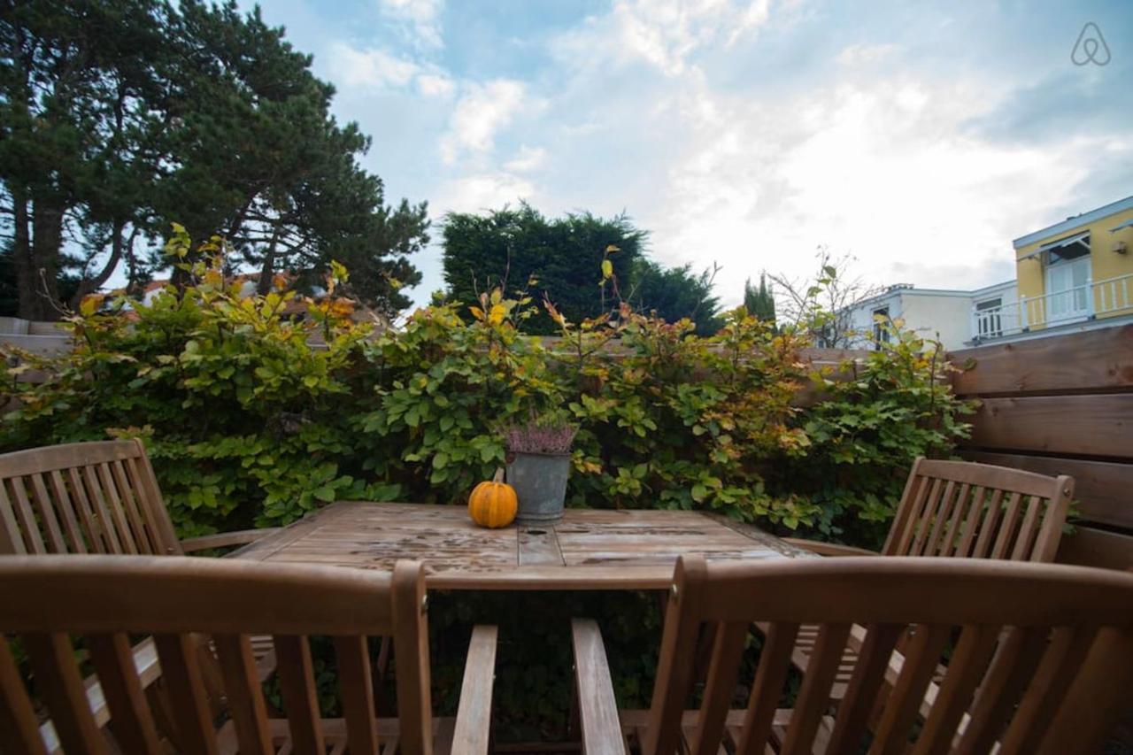 Therese Characteristic Garden Cottage 잔드보르트 외부 사진